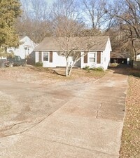 Building Photo - 4 bedroom Available now!