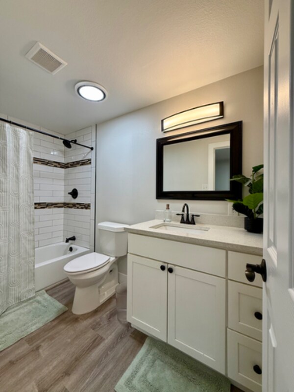 Building Photo - 9989 Dodge Dr