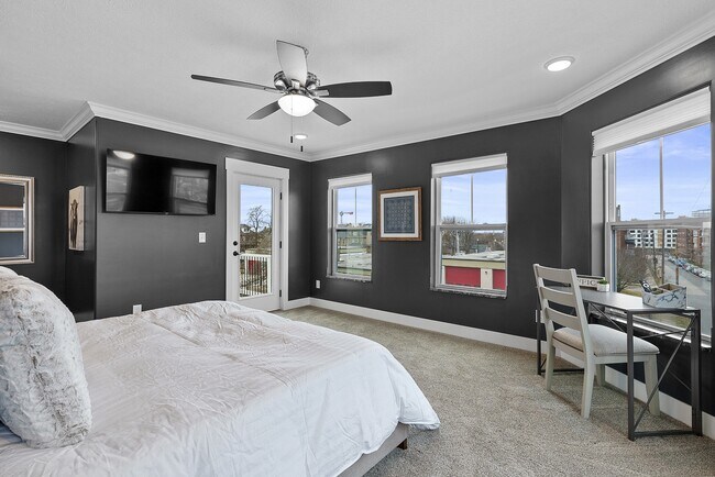 Building Photo - 1438 Indianola Ave