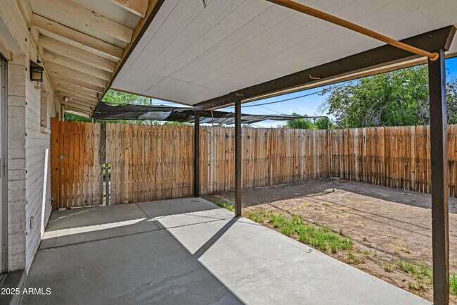 Building Photo - 356 N Chippewa Pl