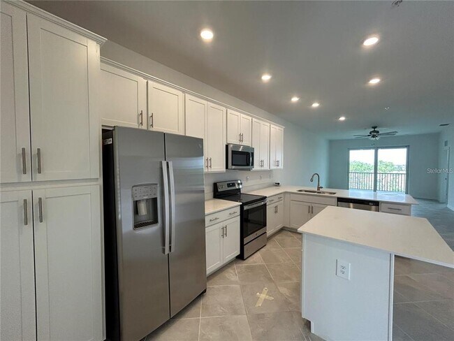 Building Photo - 12240 Wellen Golf St
