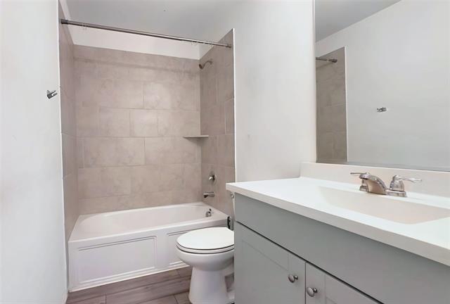 Building Photo - 2925 Meadowlands Dr
