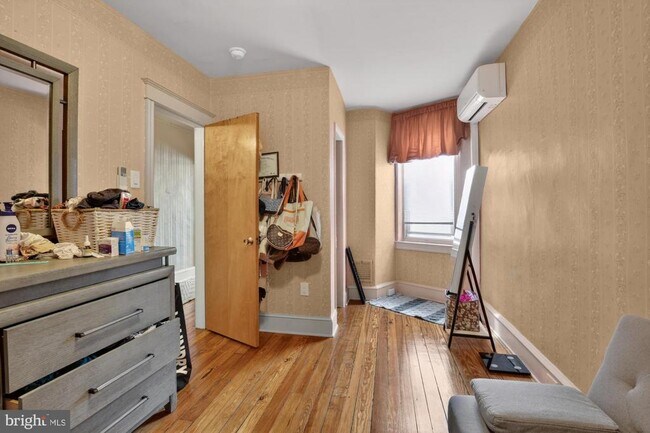 Building Photo - 3147 Edgemont St