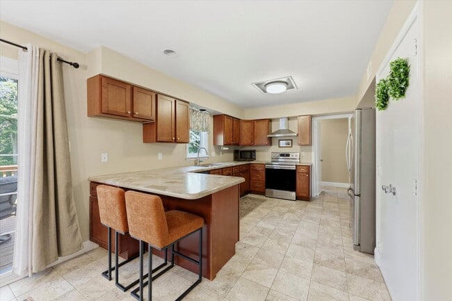 Building Photo - 3B/2.5B Single Family Home In West Chester With Private Back Yard!