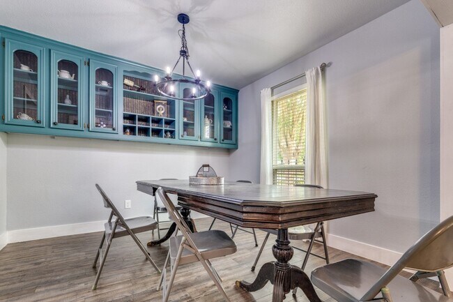 Building Photo - 2511 River Ridge
