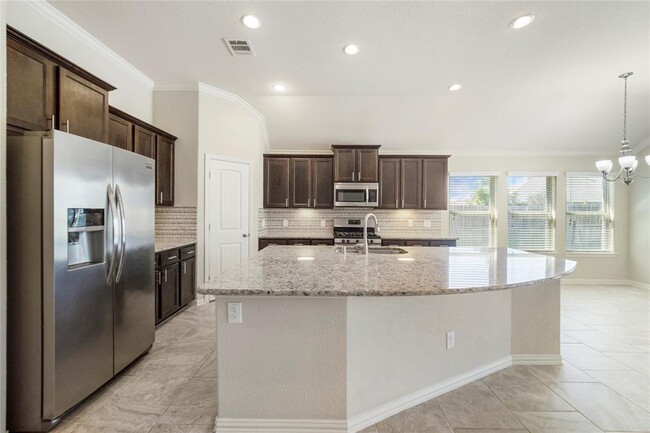 Building Photo - 16602 Highland Country Dr