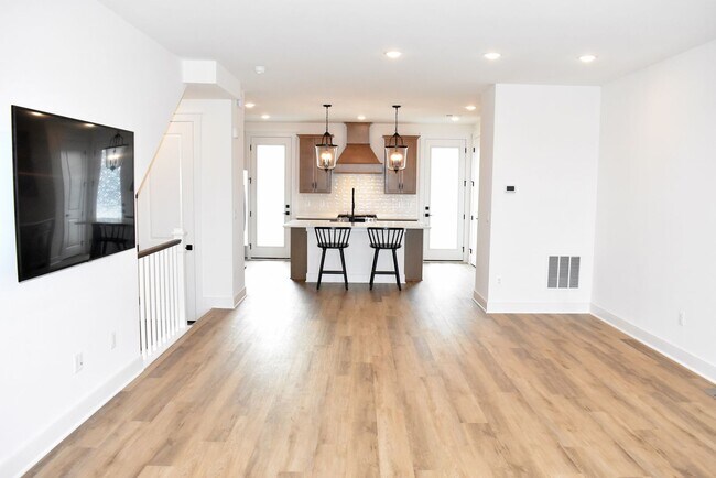 Building Photo - 9604 Blue Ash Aly