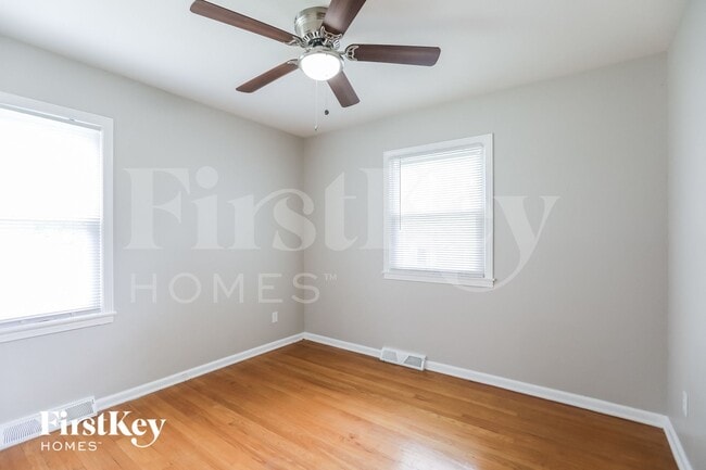 Building Photo - 10510 W 90th St