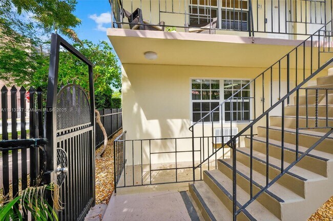 Building Photo - 345 Michigan Ave