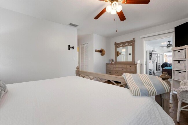 Building Photo - 6552 Waterford Cir