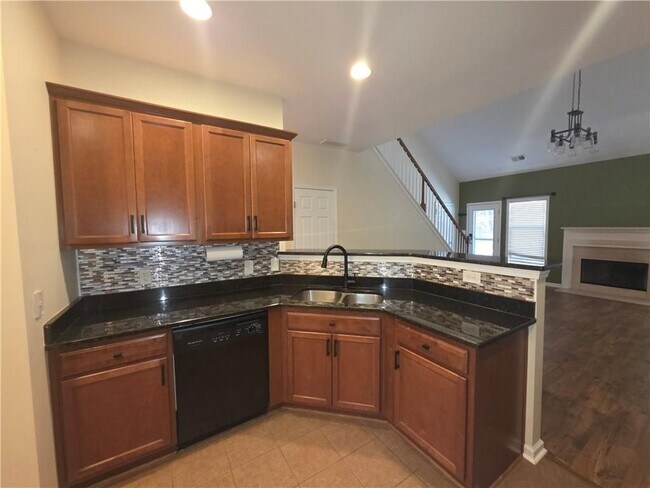 Building Photo - 113 Macalester Dr