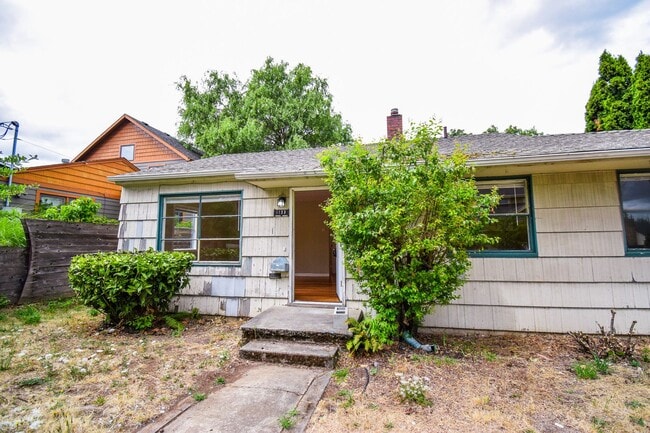 Building Photo - Charming 2 Bed 1 Bath single-level home in...