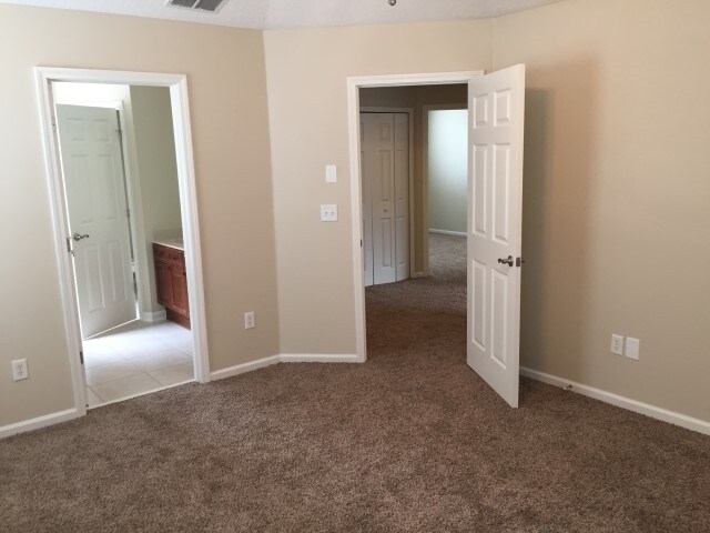 Building Photo - 6285 Pendragon Pl