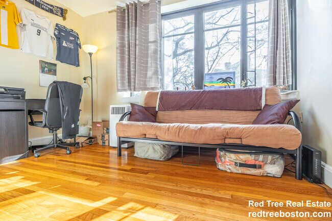 Building Photo - 69 Strathmore Rd