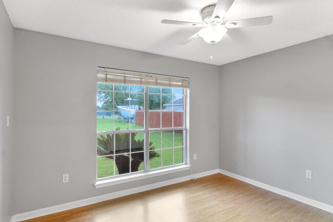 Building Photo - 2500 Bluewater Dr