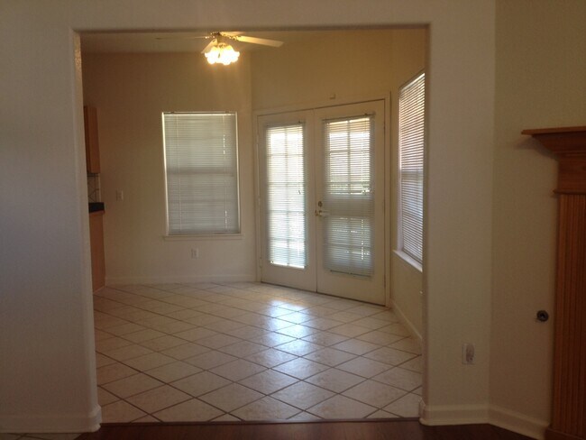 Building Photo - Nice Home for rent in great neighborhood
