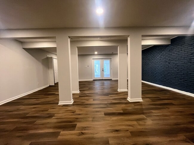 Building Photo - 2211 Linde St NW