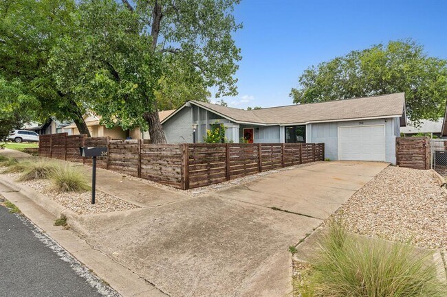 Building Photo - 314 Wood Bine Dr