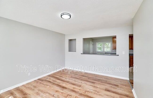 Building Photo - 10531 Fabick Dr