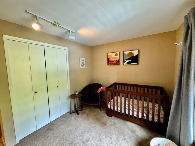 Building Photo - 15130 SE 47th Pl
