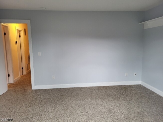Building Photo - 1211 Spruce Hills Dr