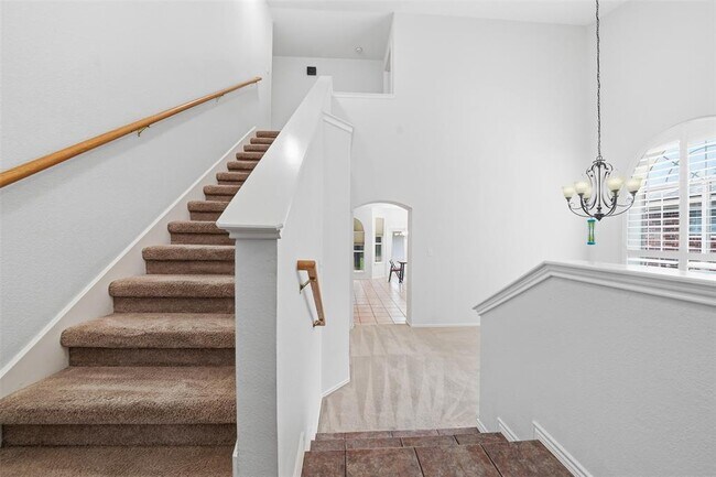 Building Photo - 5801 Marchmont Ln