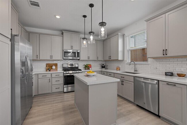 Building Photo - 13506 Grand Central Dr