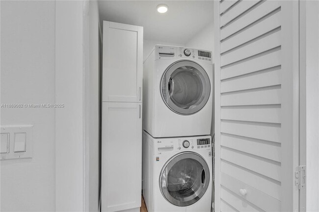 Building Photo - 9219 SW 123rd Ave Ct