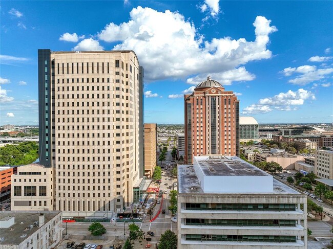 Building Photo - 201 Main St