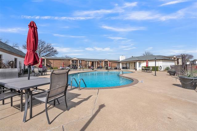 Building Photo - 4024 Ridglea Country Club Dr