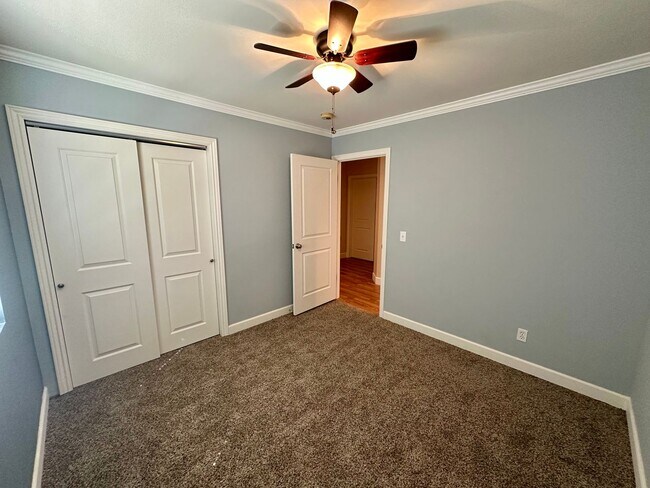 Building Photo - 3 Bedroom 2.5 Bathroom Home on 10 Acres Wi...