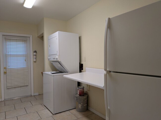 Building Photo - 3 Bedroom Condo in Hidden Ridge Condominiums