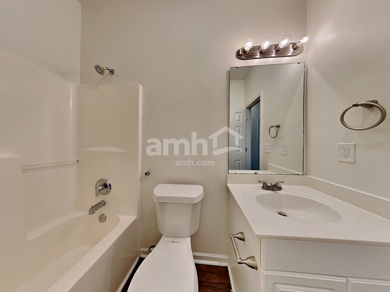 Building Photo - 126 Spindle Way