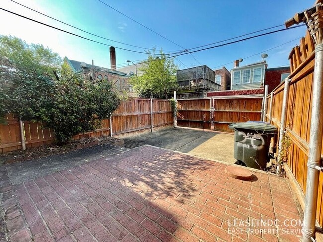 Building Photo - 20 Randolph Pl NW