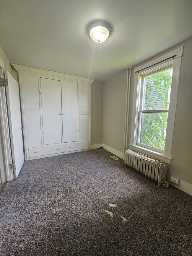 Building Photo - 2824 8th Ave