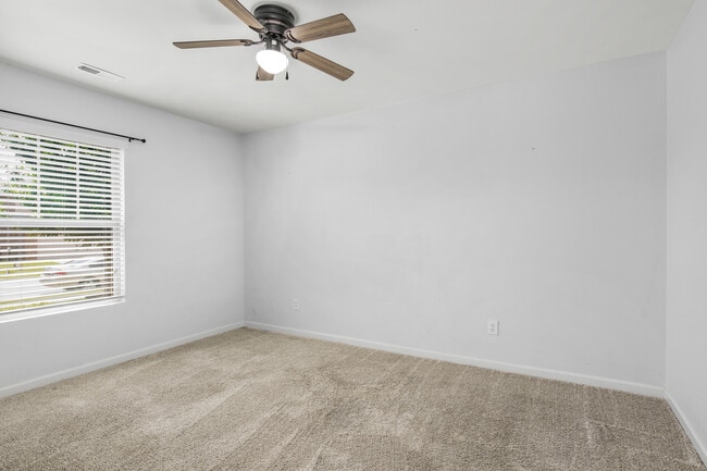 Building Photo - 308 Fenrose Dr