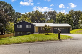 Building Photo - 1505 Aldenwood Ln
