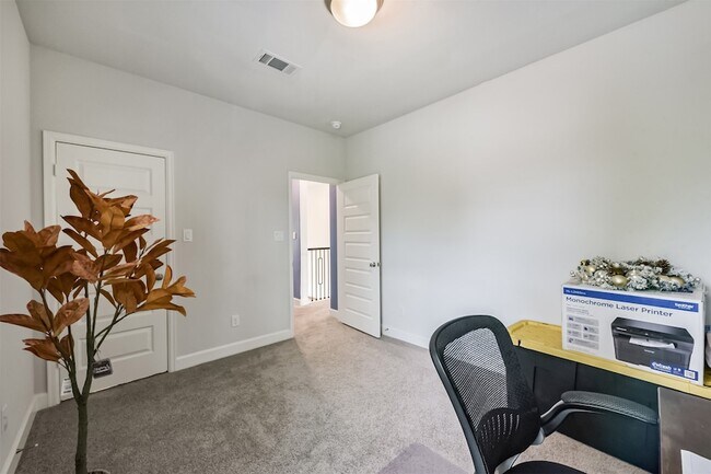 Building Photo - 27208 Starry Oaks Dr
