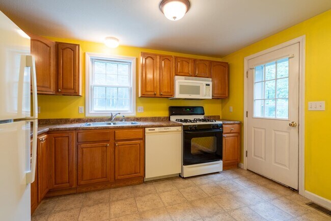 Building Photo - 206 Mt Delight Rd