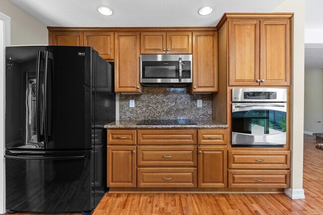 Building Photo - Spacious Home w/ Loft in Village Park!