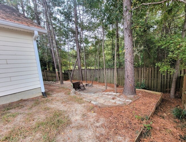 Building Photo - 3 bedroom house for rent early December 2025 in NE Tallahassee, garage, fenced yard renting $2025...