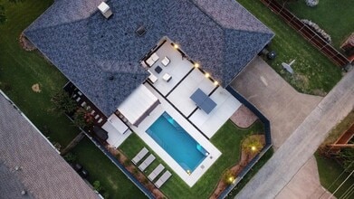 Building Photo - 4008 Hatherly Dr