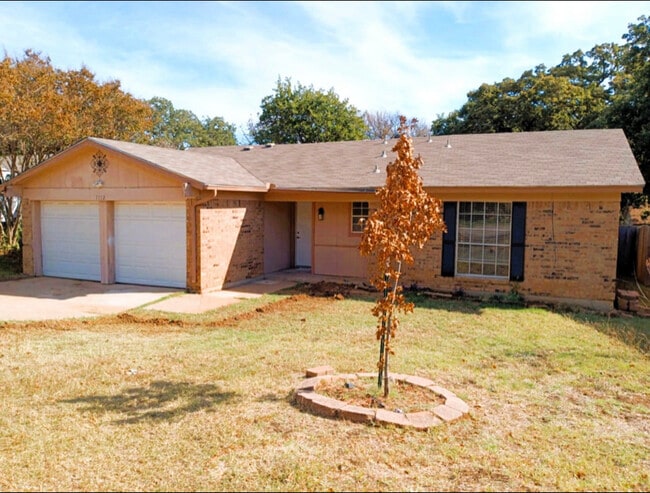 Building Photo - 1112 Autumn Oak Dr