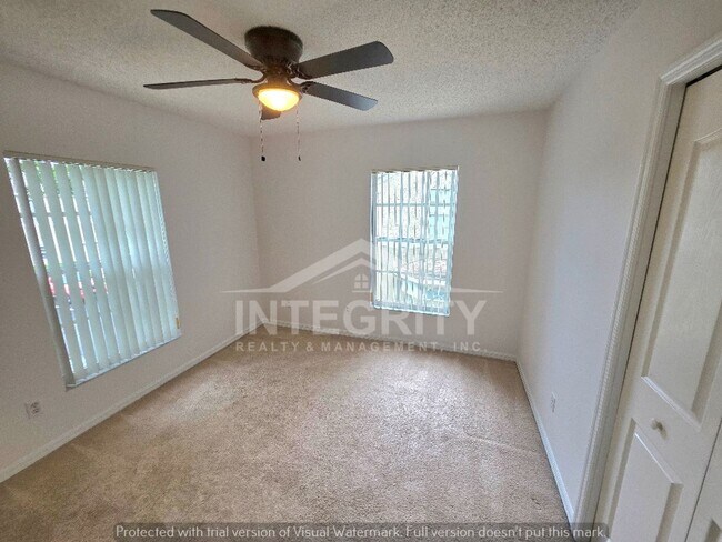 Building Photo - 10107 Farmingdale Pl