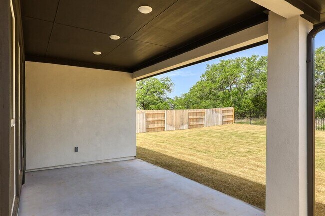 Building Photo - 182 Yarbrough Dr