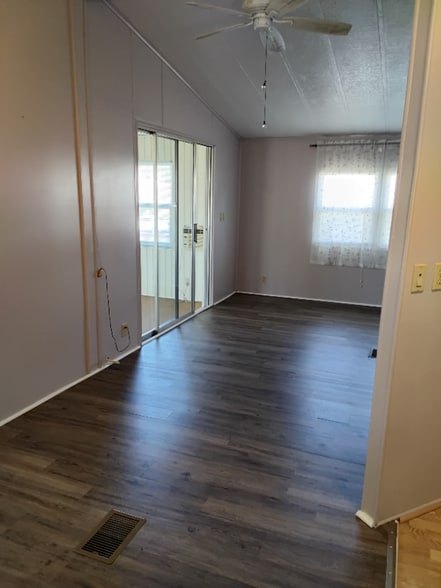 Building Photo - 81 Jacaranda Dr