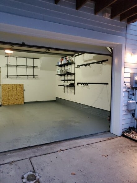 Building Photo - 720 Vestal St