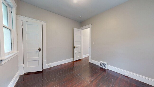 Building Photo - 3001 Denison Ave