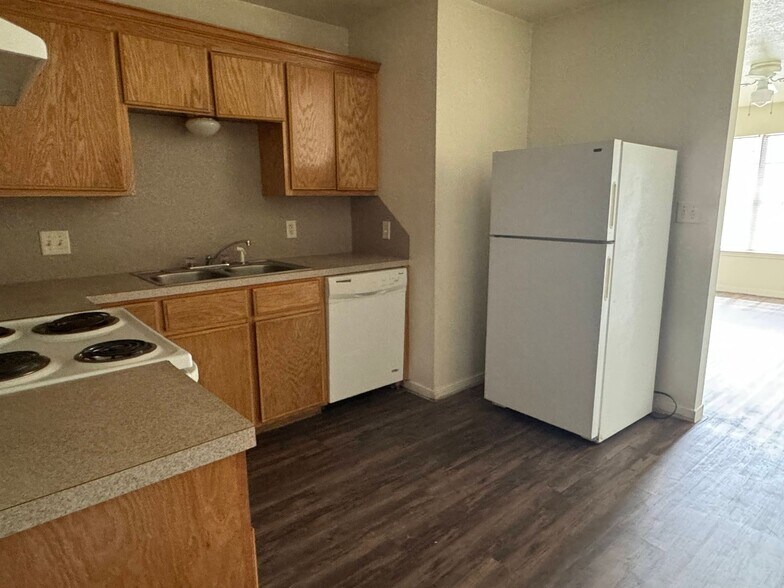 Building Photo - 3701 Ys Pak Ct