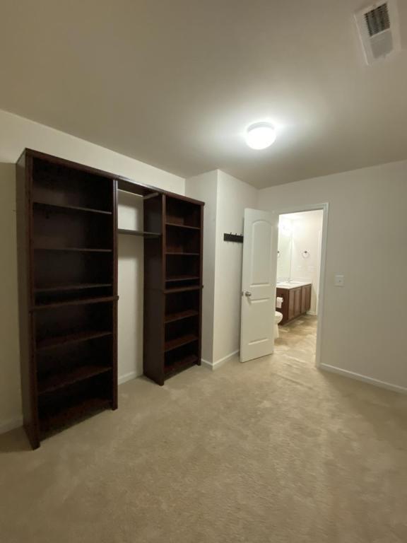 Building Photo - 137 Bendick Ct